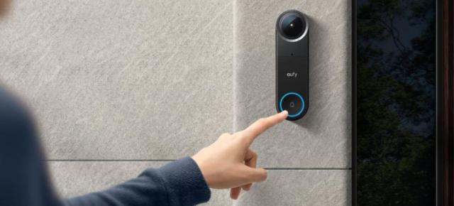 Interfon cu VR, cine a mai auzit de așa ceva? Eufy S4 te lasă să „privești în jur” când sună cineva la ușă