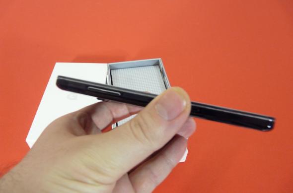 LG Optimus G unboxing: interfață interesantă, cutie cu textură de material textil (Video): p1310160jpg.jpg