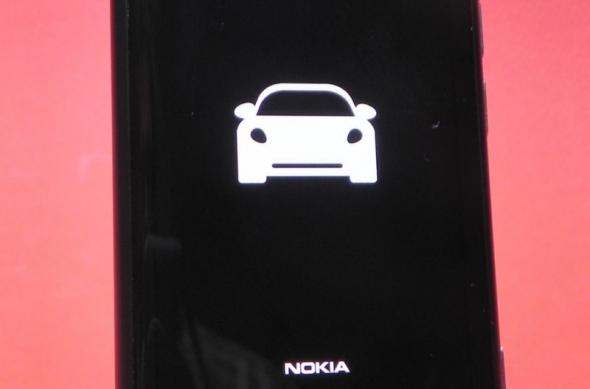 Review Nokia Lumia 800 - Design de Nokia N9, Mango cu soluții GPS noi și succes prematur (Video): nokia_lumia_800_review_mobilissimo_15.jpg