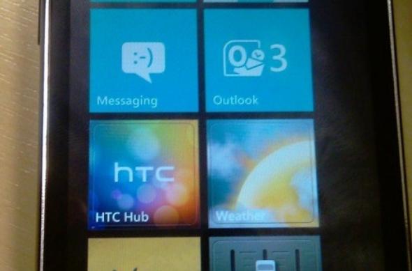 HTC Mondrian devine HTC Spark; noi imagini disponibile cu handsetul Windows Phone 7: htc_merge06.jpg