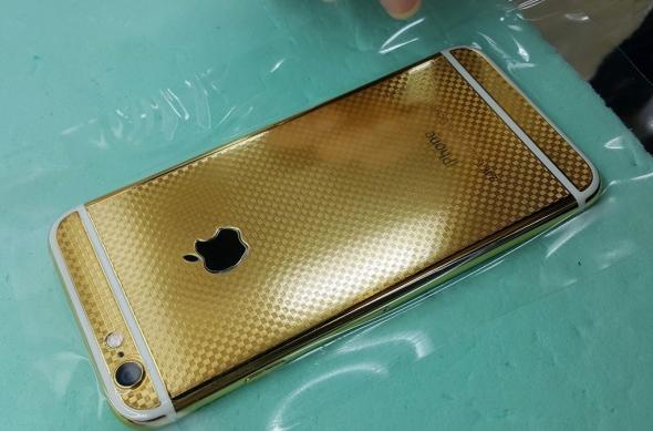 iPhone 6 și iPhone 6 Plus primesc ediții placate cu aur de 24K din partea producătorului chinez NavJack: 1420715136_271435864_l.jpg