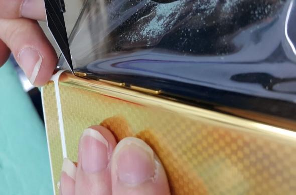 iPhone 6 și iPhone 6 Plus primesc ediții placate cu aur de 24K din partea producătorului chinez NavJack: 1420715119_4055169667_l.jpg