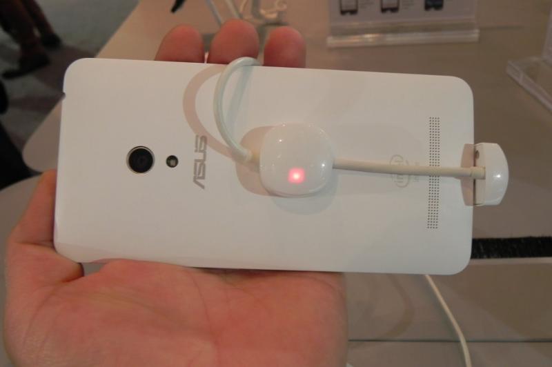 ASUS Zenfone 5 hands on preview - smartphone midrange cu carcasă interschimbabilă (Retro MWC - 2014 Video): dscn5120jpg.jpg