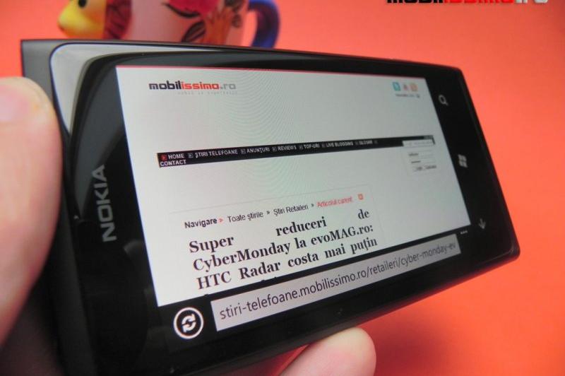 Review Nokia Lumia 800 - Design de Nokia N9, Mango cu soluții GPS noi și succes prematur (Video): nokia_lumia_800_review_mobilissimo_26.jpg