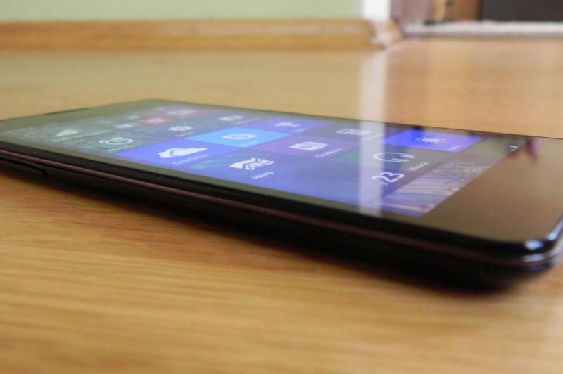 Allview Impera I review: cel mai atractiv design de handset Windows Phone, impresii preliminare OK (Video): allview_impera_i_review_010jpg.jpg