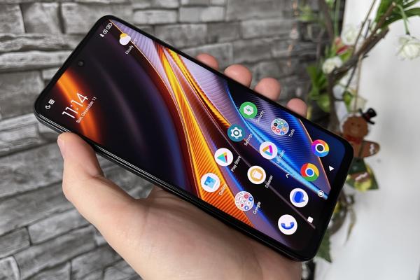 POCO X4 GT: OS, UI, aplicaţii cu multe funcţii pentru gameri, consumatori de media
