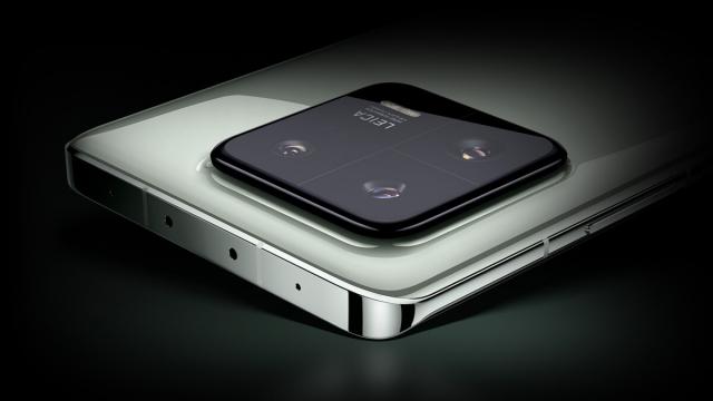 <b>Xiaomi 13 Pro ocupă locul 16 în ierarhia camerelor testate de DxOMark; Iată plusuri şi minusuri</b>Xiaomi 13 Pro tocmai a primit verdictul celor de la DxOMark cu privire la cameră şi ocupă locul 16 în ierarhia telefoanelor testate de francezi. Primeşte 136 de puncte şi este la egalitate cu Vivo X90 Pro şi Xiaomi 12S Ultra. A primit note mari 
