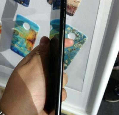 Fotografii cu Motorola Moto Z2 Force: Moto-Z2-Force-Baidu-Live-Leak-2-400x684.jpg