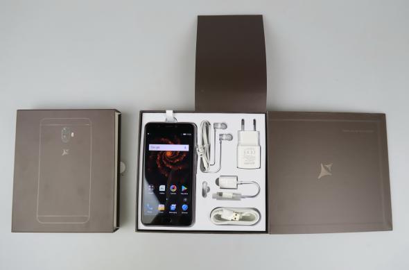 Allview X4 Soul Xtreme - Unboxing: Allview-X4-Soul-Xtreme_002.JPG