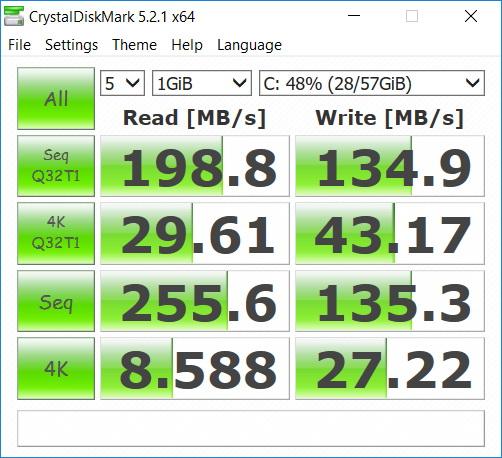 Benchmark-uri Acer Switch 3: CrystalDiscMark.jpg