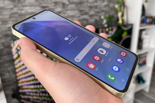 Samsung Galaxy A55: OS, UI, aplicaţii foarte apropiate de S24, minus Galaxy AI