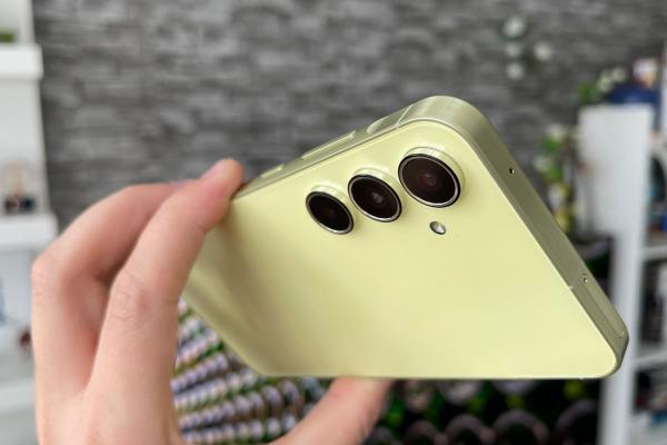 Samsung Galaxy A55 şi Galaxy A35 s-au ieftinit deja cu sute de lei la 2 săptămâni de la debut