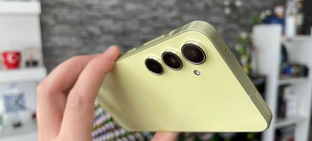 Samsung Galaxy A55 şi Galaxy A35 s-au ieftinit deja cu sute de lei la 2 săptămâni de la debut