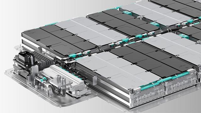 <b>Producătorul chinez Nio a anunțat producția de serie a primei baterii cu stare semisolidă, capabilă să asigure 1000 km autonomie</b>S-a mai discutat în trecut despre bateria celor de la Nio. Ea ar conține două tipuri de celule distincte, care ar asigura complementar diferite sarcini. Un tip de celule se află în stare solidă, iar celălalt într-unul convențional. Nio a vorbit totuși