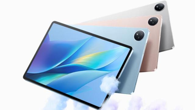 <b>Tableta OnePlus Pad2 va debuta la jumătatea acestui an; Ce știm despre ea?</b>Prima tabletă din portofoliul OnePlus a debutat anul trecut, în luna aprilie. Pare că ne apropiem de lansarea unui succesor pentru acel model. Pe web au apărut primele informații cu privire la așa-zisă tabletă OnePlus Pad2. Se vehiculează că noul model