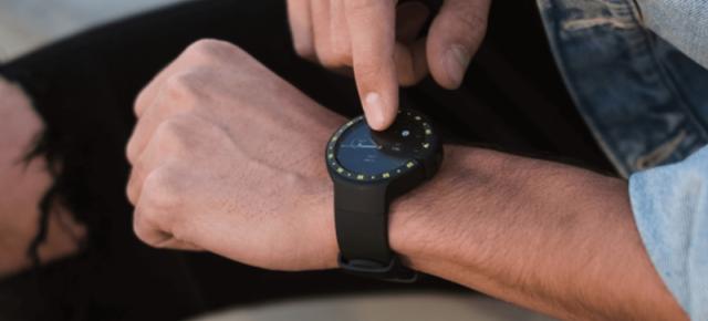 Arătosul smartwatch Ticwatch E primește o reducere pe GeekBuying; se livrează direct din depozitul european