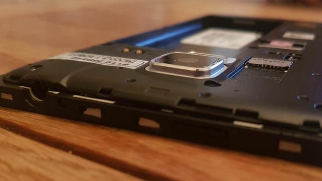 <b>Prototipuri de flagship-uri Samsung Galaxy sunt scoase la vânzare pe un site britanic; Iată ce modele sunt pe listă</b>Descoperim astăzi prin intermediul unui utilizator de pe Reddit faptul că numeroase prototipuri de flagship-uri Samsung Galaxy au fost scoase la vânzare pe o platformă de cumpărături online din Marea Britanie. Sunt menționate aici modele precum