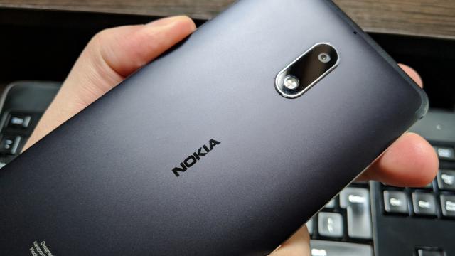 <b>Nokia 6 Review</b>Nokia 6 din 2017... un telefon care a debutat în ianuarie 2017, a devenit hit în China, a primit o versiune Arte Black şi în cele din urmă a ajuns şi în Europa. Acum a început să primească Oreo şi în România (conform unor semnalări) şi iată-l şi la noi..