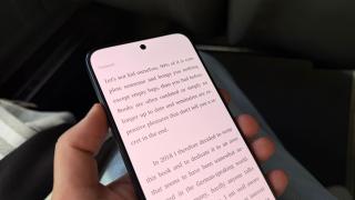TCL P80 Ultra: Baterie pusă în valoare prin modul Max Ink, pentru lectură zile la rând