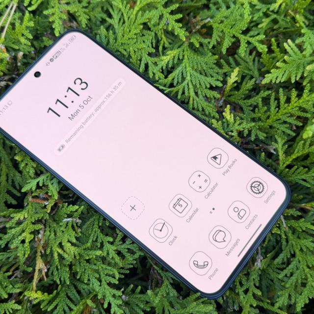 TCL P80 Ultra: Telefon cu ecran AMOLED anti-reflexie și mod e-reader