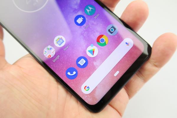 Motorola One Vision: Display ultra-wide, cinematic, imersiv