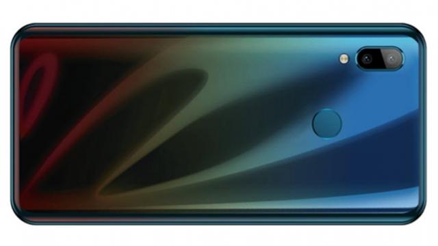 <b>HTC Wildfire chiar revine, sub forma a 4 telefoane noi; Avem specificații și imagini cu device-urile</b>HTC Wildfire se apropie tot mai mult de o revenire, seria de telefoane de buget a taiwanezilor fiind gata să se întoarcă prin nu mai puțin de 4 modele noi. Cel puțin așa aflăm de la o sursă bine conectată, care are și