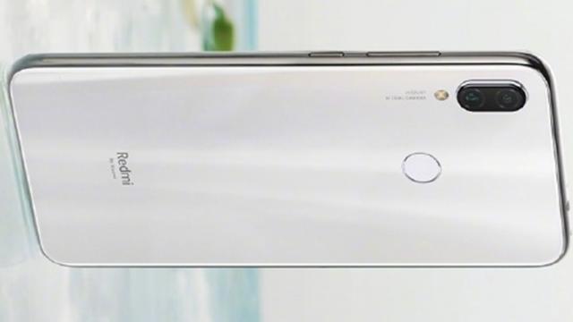 <b>Xiaomi lansează o nouă variantă de culoare pentru telefoanele Redmi Note 7 și Redmi Note 7 Pro; Se numește "Water Moon"</b>După variante roșii de Galaxy S10 și versiuni cu super-eroi pentru telefoane precum Realme X sau pentru Redmi K20 Pro, iată că astăzi și modelele Redmi Note 7 și Note 7 Pro primesc haine noi. O variantă de culoare proaspătă 