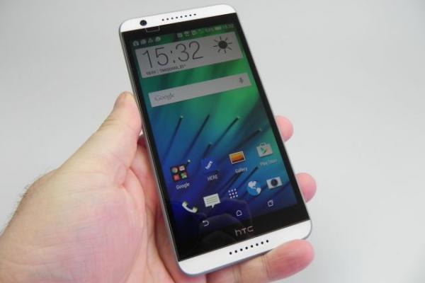 HTC Desire 820 review: maşina de selfie şi gaming cu design glossy, camera cu mici "arsuri" (Video)