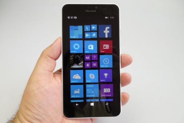 Microsoft Lumia 640 XL LTE Review: cel mai bun ecran de model Windows Phone, telefon ideal de luat la mare, dacă nu filmezi cu el... (Video)