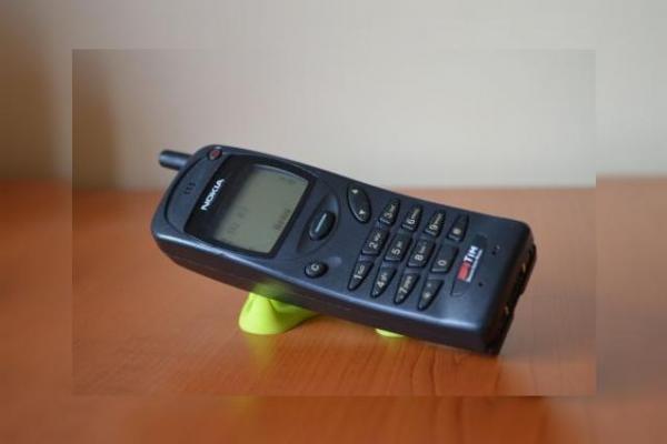 RETROreview Nokia 3110: telefonul care a inventat butonul contextual (Video)