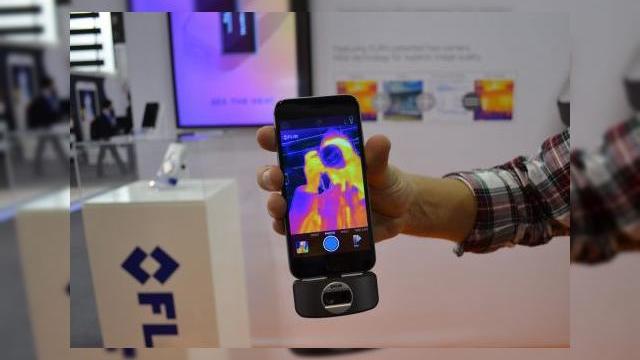 <b>Flir One, camera termală văzută la MWC 2015 este acum disponibilă comercial</b>Printre numeroasele standuri ce le-am văzut &icirc;n martie la t&acirc;rgl Mobile World Congres, am dat și de cel al companiei Flir. Aceștia aveau expusă la fața locului un gadget foarte interesant, și anume camera termală Flir One ce se conecta la...