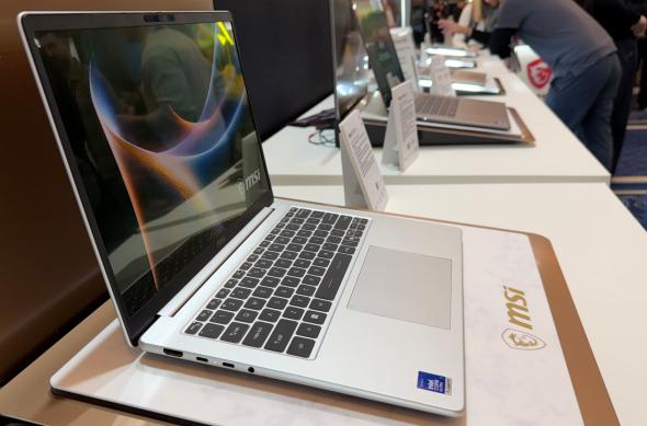 MSI Modern 14s - Fotografii CES 2026: MSI-Modern-14s_ (6).jpg