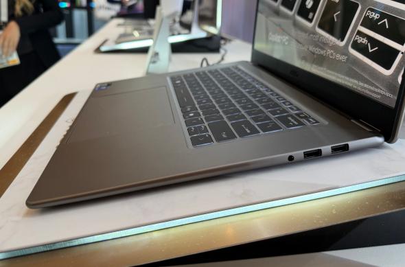 MSI Prestige 16 AI - Fotografii CES 2026: MSI-Prestige-16_ (6).jpg