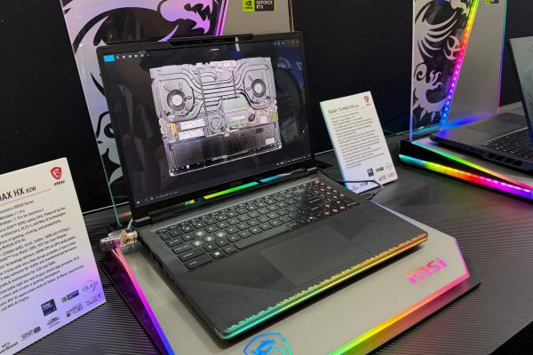 MSI Raider 16 Max HX - Fotografii CES 2026