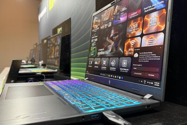 Acer Nitro V 16S AI - Fotografii CES 2026