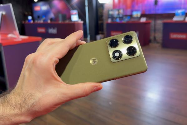 Impresii la cald despre Motorola Signature: a găsit Moto calea spre flagship? (Video)