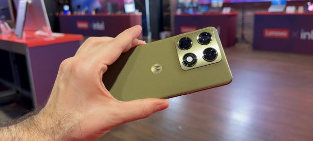 Impresii la cald despre Motorola Signature: a găsit Moto calea spre flagship? (Video)