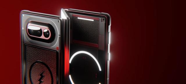 Nothing prezintă smartphone-ul de 50 de milioane de dolari; E un triplu-pliabil cu carcasă din Kevlar (Concept iShowSpeed)