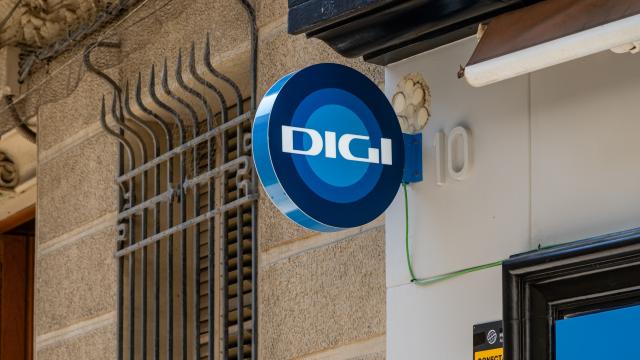 <b>Digi bate recordul de portabilitate în Spania; Vodafone pierde peste 500.000 de clienți</b>Digi a fost din nou liderul absolut al portabilității în Spania în 2025, pentru al cincilea an consecutiv, cu un nou record doborât. Pare că vorbim despre aproape 1 milion de linii net câștigate. Aflăm prin intermediul Profit.ro că operatorul român