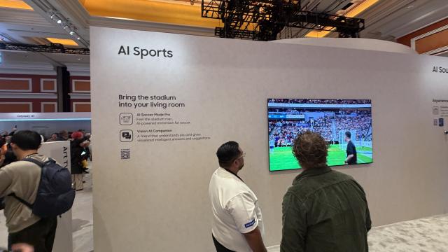 <b>CES 2026: Cum te uiţi la Cupa Mondială mai smart cu Samsung Vision AI (Video)</b>La standul Samsung de la CES 2026 am avut ocazia să văd o tehnologie care schimbă modul în care privim meciurile de fotbal. E vorba despre AI Sports, parte din suita Vision AI, de pe televizoarele Samsung

