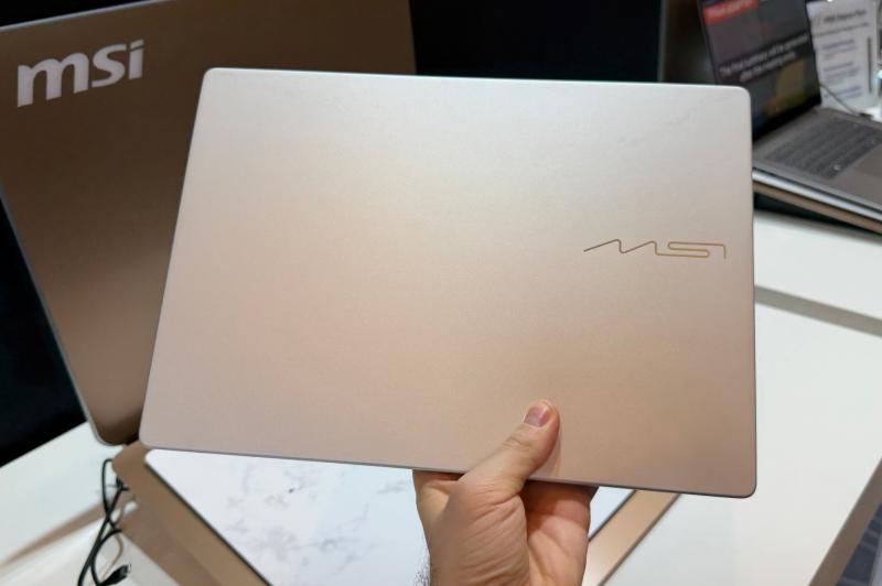 MSI Modern 14s - Fotografii CES 2026: MSI-Modern-14s_ (7).jpg