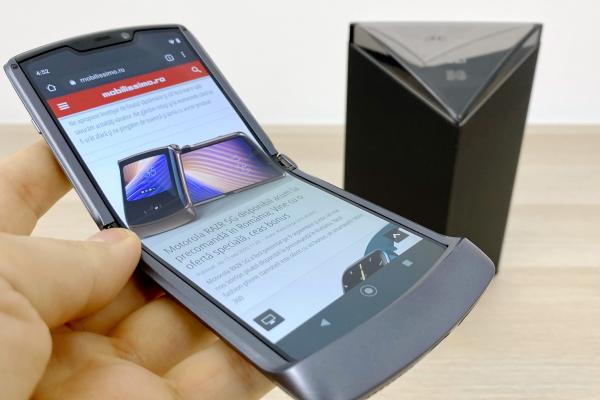 Motorola RAZR 5G Unboxing: fashion phone pliabil cu clapetă pentru nostalgici, acum cu 5G