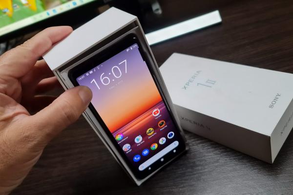 Sony Xperia 1 II Unboxing: Singurul flagship cu ecran 4K din 2020 are software cu tehnologie de DSLR Sony Alpha