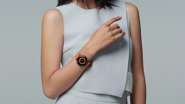 <b>Vivo Watch devine oficial drept primul smartwatch al companiei; Are variante de 42mm și 46mm, ecran circular AMOLED</b>Această zi ne rezervă multe lansări pe piață de purtabile, astfel că pe lângă modelele Amazfit GTR 2 și GTS 2 despre care v-am vorbit într-un articol dedicat dimineață, iată că vine și Vivo Watch