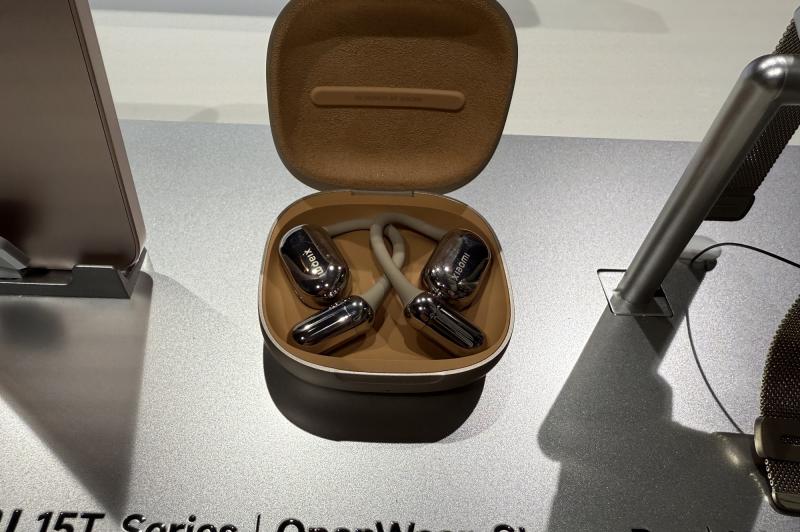 Xiaomi Gold Collection - Fotografii hands-on: Photo 24.09.2025, 16 03 14.jpg