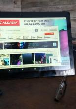 Allview Viva Home Unboxing: cea mai mare tabletă pe care am pus mâna, bună pentru bucătărit şi seriale (Video)