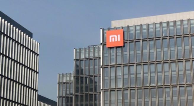 <b>Xiaomi va produce 60 telefoane pe minut în noua sa fabrică dedicată dezvoltării de flagship-uri 5G</b>Pe lângă vestea cu privire la faptul că tehnologia de alimentare rapidă la 100W este aproape de debutul comercial, Xiaomi a mai avut ceva de anunțat. Nimeni altul decât CEO-ul companiei, Lei Jun a dezvăluit că o fabrică dedicată