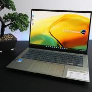 Prezentare ASUS Zenbook 14 OLED UX3402ZA - Ultrabook subțire și ușor, cu certificare Intel Evo, performant, eficient și arătos