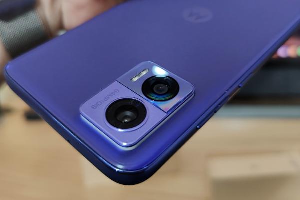 Motorola Edge 30 Neo: Camera de low midrange, bună la Bokeh şi Night Mode