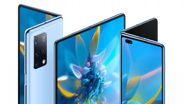 <b>Huawei Mate X3 se află în pregătire! Un nou smartphone pliabil rival pentru Galaxy Z Fold 4</b>Huawei este una dintre primele companii care a lansat un smartphone pliabil pe piață, alături de Samsung. Are în portofoliu multe astfel de modele, atât cu clapetă, cât și variante ce se pliază spre interior sau spre exterior. Azi aflăm că se află în preg